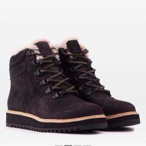 TOMS Mojave Waterproof Black Boot Size 7